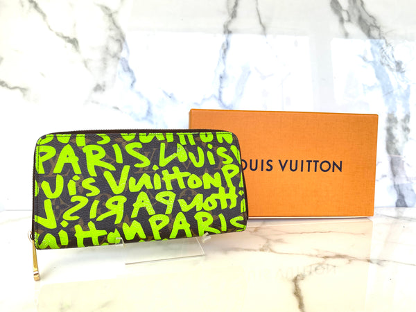 Louis Vuitton x Stephen Sprouse 2001 Pre-owned Limited Edition Continental Wallet - Green