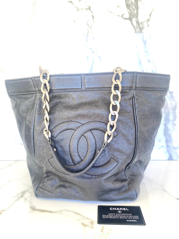 Louis Vuitton Wild V Hoop Earrings – Luxmary Handbags