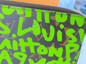 Louis Vuitton Monogram Sprouse Peach Graffiti Snap Wallet at 1stDibs  louis  vuitton snap wallet, louis vuitton graffiti font, louis vuitton graffiti  wallet